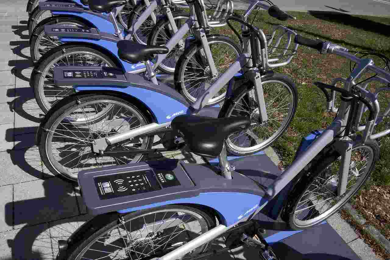 Bicicletta solare a pedalata assistita