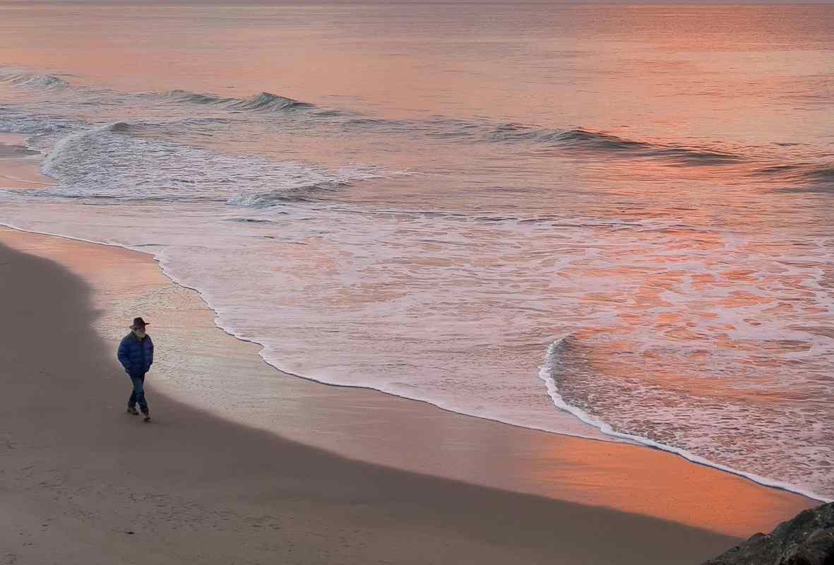 Sulla spiaggia di Miseno Dario trova una bottiglia con un messaggio