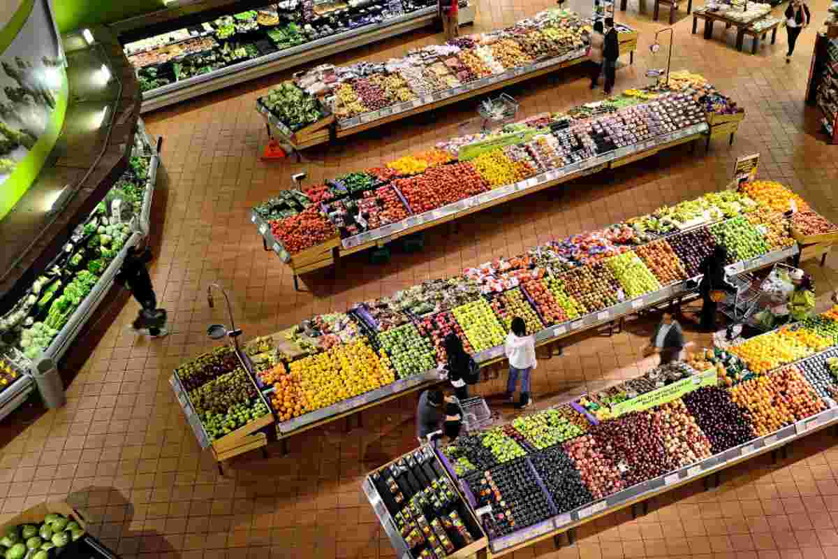 Frutta e ortaggi già tagliati al supermercato: perché non comprarli?